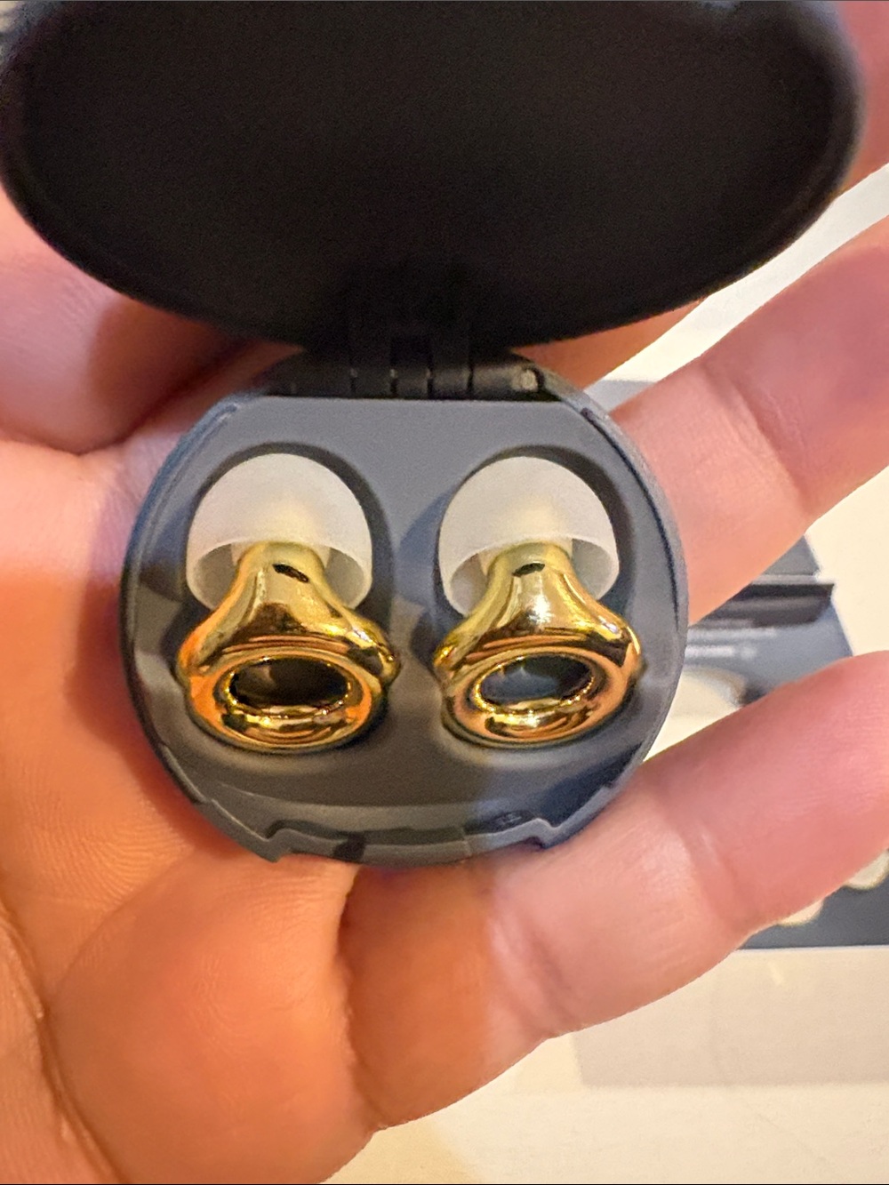 Loop Experience 2 Earplugs - Gold - Picture 4 of 11